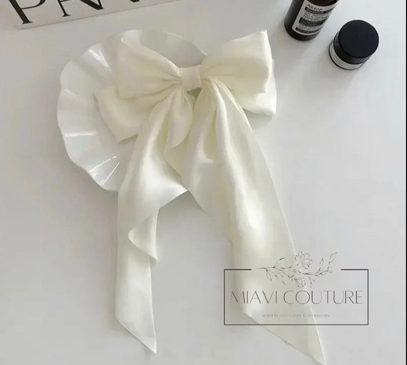 BRIDE HAIR BOW - MIAVI COUTURE