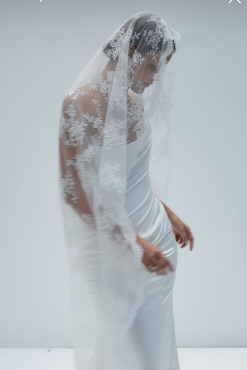 BRIDE Schleier LACE - MIAVI COUTURE