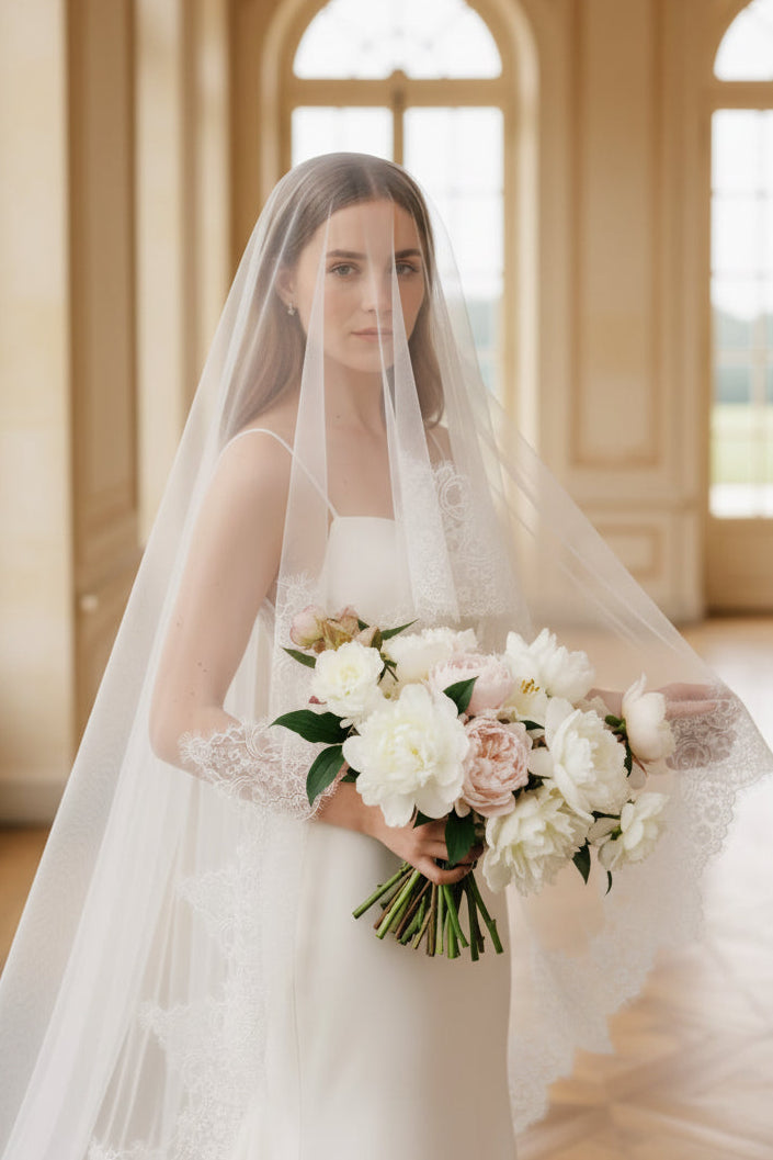 BRIDE Schleier CHANTILLY - MIAVI COUTURE